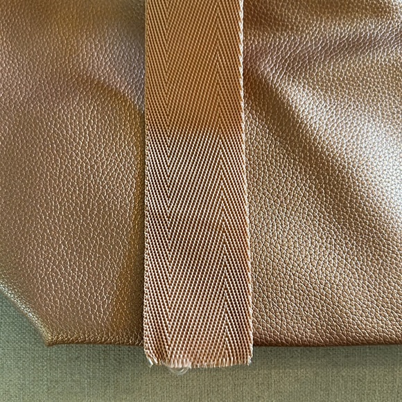 Saks Fifth Avenue PVC Metallic Rose Gold Tote Bag - Picture 6 of 12